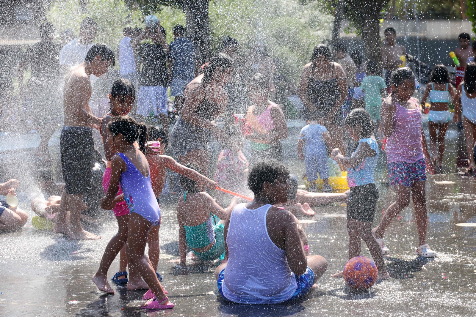 TermôMetrosA 44°CPC E europa em Alerta para onda de Calor Recorde no Contonente -Foto: Thomas Coex/AFP