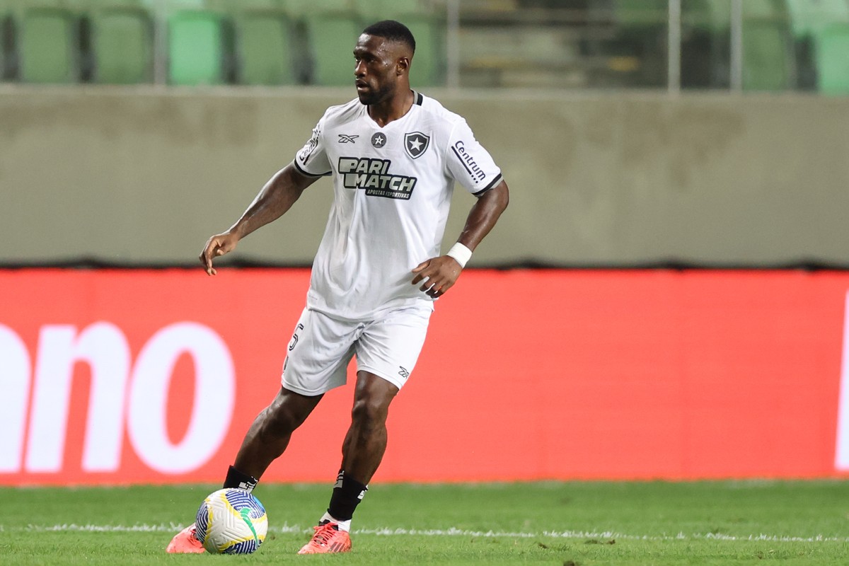 Com Bastos fora, Botafogo tem mais três desfalques na estreia do Brasileirão contra Palmeiras