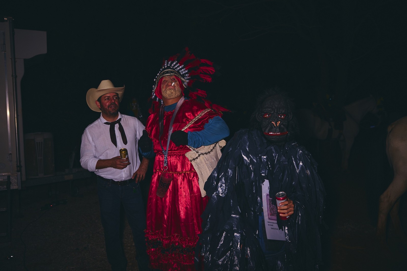 Fotos do ato 'Profano', na exposição 'Curucucu divino' — Foto: Divulgação/Fernando Young