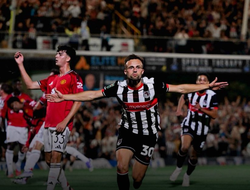 Manchester United perde para time da quarta divisão inglesa e dá adeus à Copa da Liga