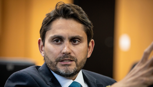 Depoimento de Juscelino Filho à PF é interrompido, e ministro critica delegado