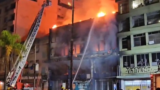 Pousada que pegou fogo em Porto Alegre estava irregular, segundo Bombeiros; ao menos nove pessoas morreram