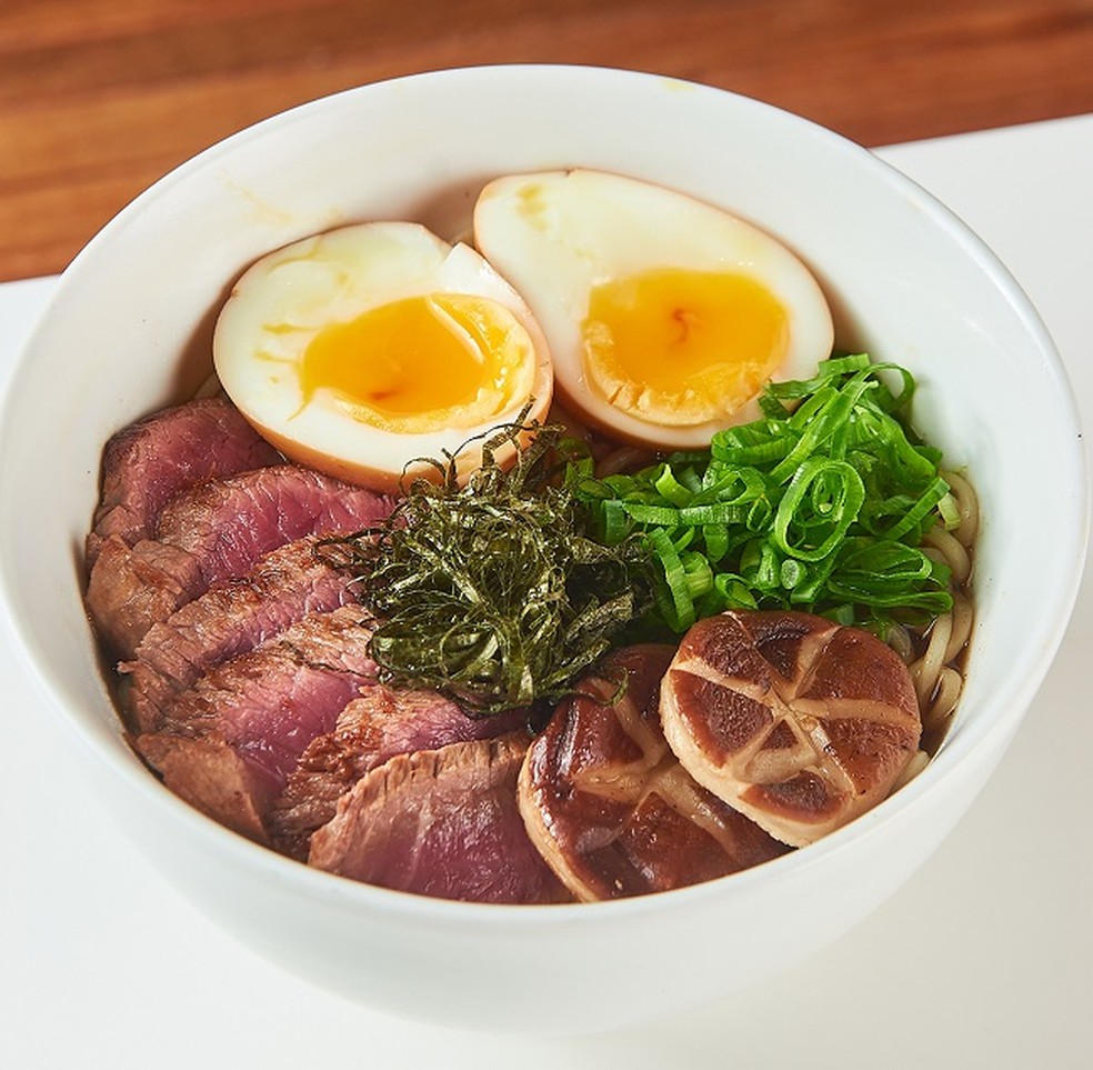 Gurumê: ramen de filet mignon — Foto: Divulgação / Foto de Felipe Archer