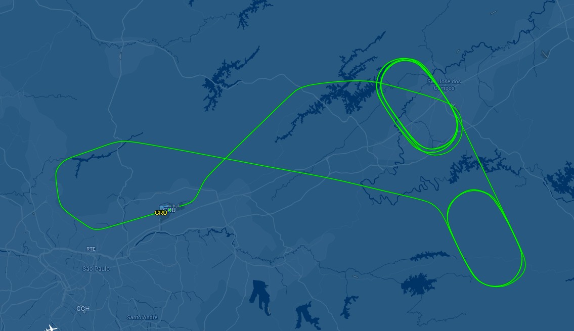 Voo da Latam para Nova York volta a Guarulhos após problema técnico