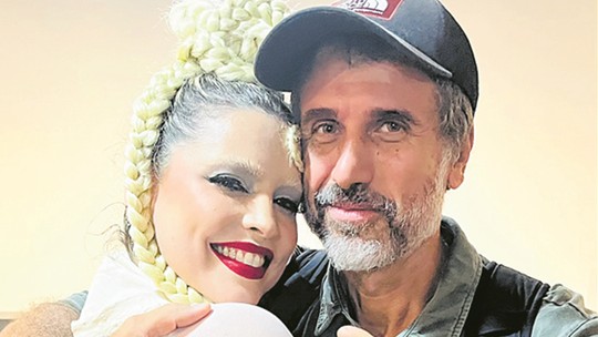 Antes de voltar aos palcos, Eriberto Leão confere show de Natascha Falcão