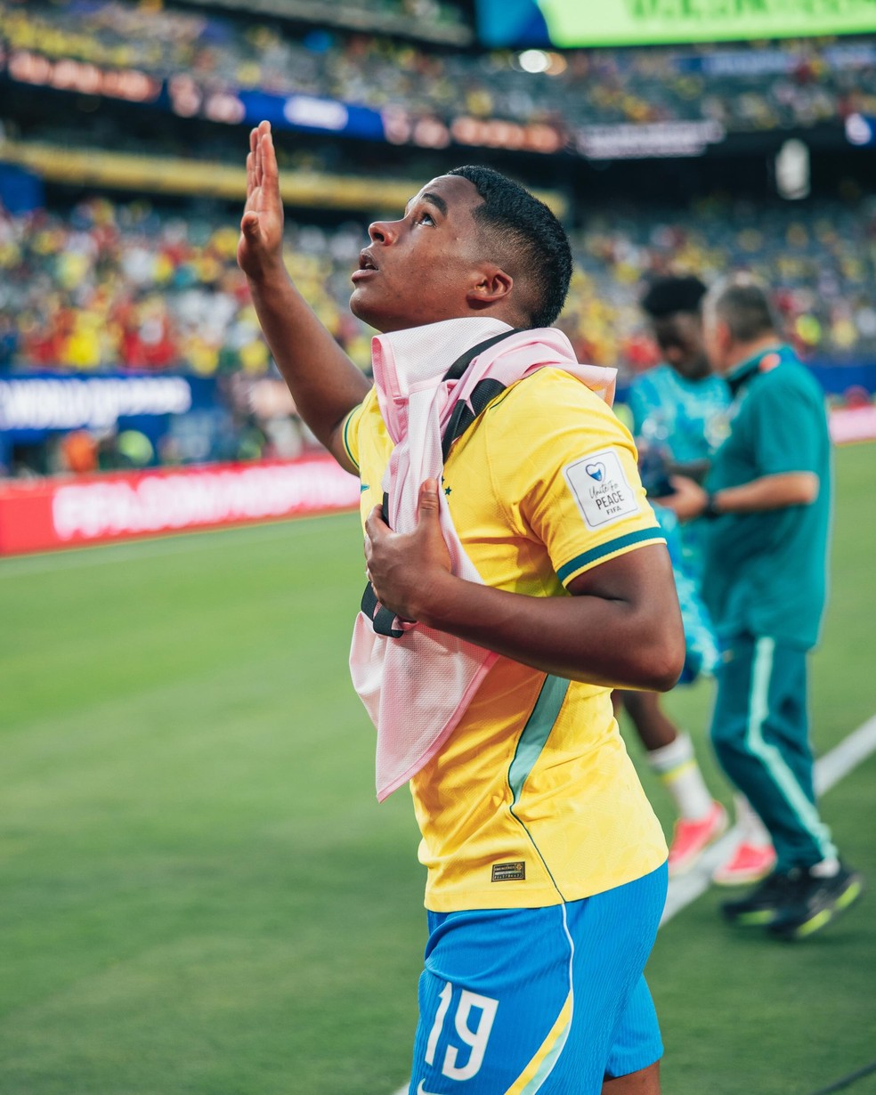 Na régua! Endrick renova corte de cabelo antes de duelo entre Brasil e ...