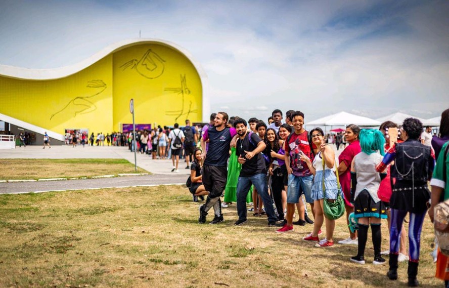 Fila de visitantes para a Niterói Expo Geek: este ano, serão mais de 50 atrações, entre games, cosplay, K-pop, anime, dublagem, música, teatro, RPG e literatura