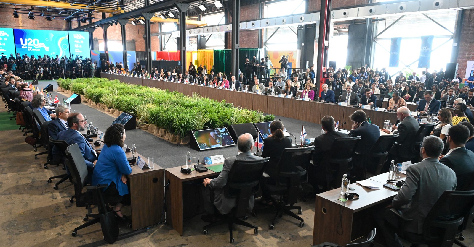 Plenario U20 discute elaboração do Documento Final — Foto: Alexandre Brum / G20