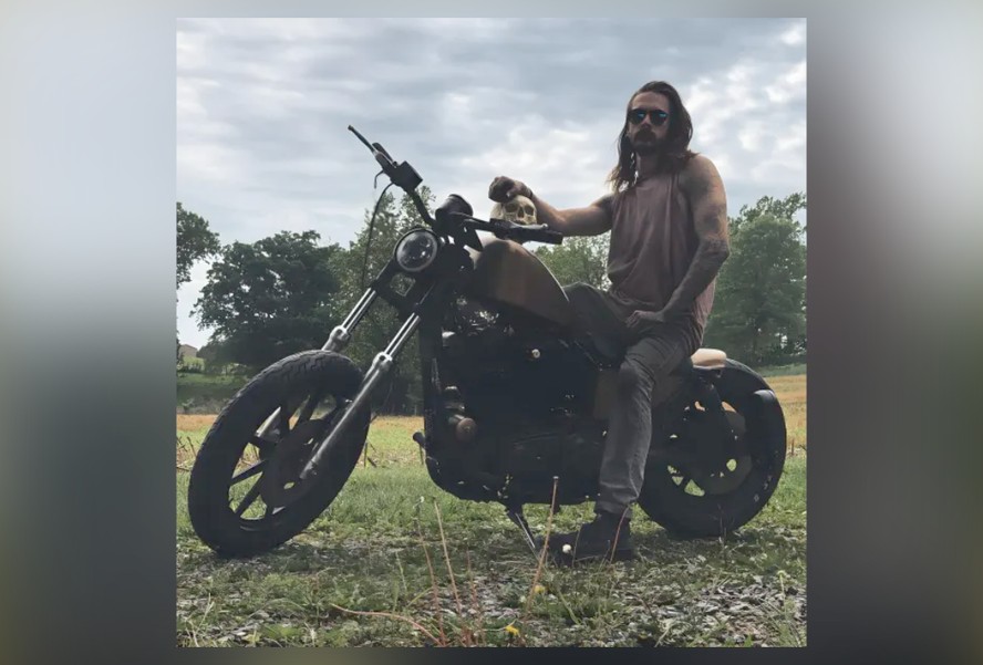 Homem é preso com mais de 100 crânios e partes de corpos em casa após  violar cemitério nos EUA