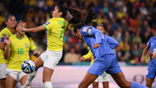 O Brasil ainda tenta alcançar adversários como a França no futebol feminino moderno