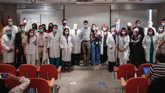 Equipe médica do Hospital Universitário La Paz, na Espanha, onde foi realizada a cirurgia de Emma — Foto: Comunidad de Madrid