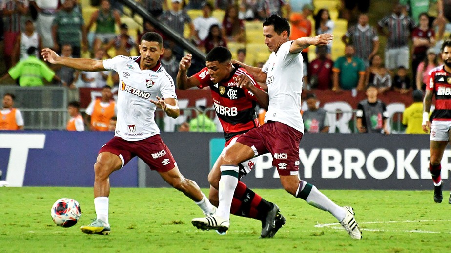 Lances de Ronaldinho Gaúcho pelo Flamengo. - Coluna do Fla