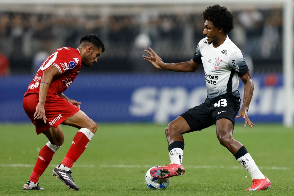 Corinthians perdeu em casa — Foto: Miguel Schincariol / AFP