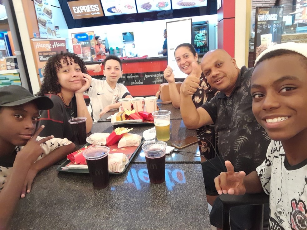A estudante Amanda Pereira, uma jovem negra de 16 anos, foi vítima de racismo no Shopping Praça da Moça, em Diadema — Foto: Divulgação