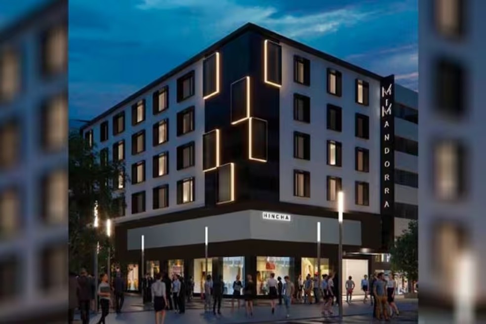 O Hotel MiM Andorra está localizado na Avenida Carlemany e tem uma fachada moderna, resultado da renovação completa do histórico Hotel Casa Canut — Foto: Hotéis MIM