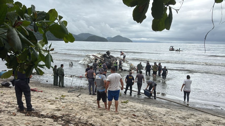 Avião acidentado em Ubatuba, SP