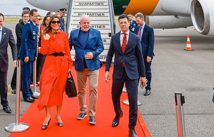 Lula e Janja desembarcam em Bruxelas