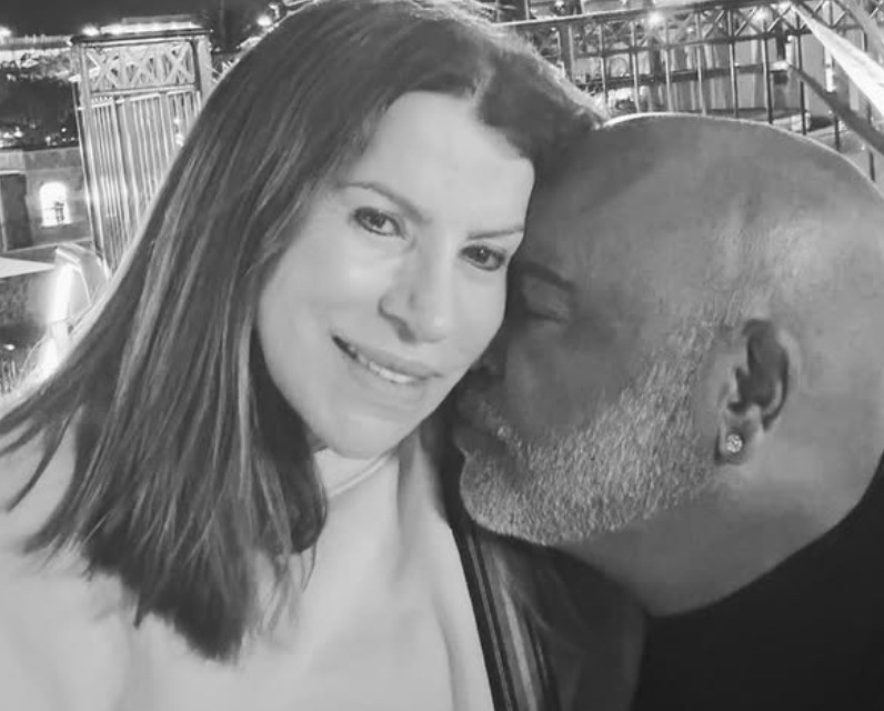 Viúva de Rick faz emocionante homenagem após a morte do cantor