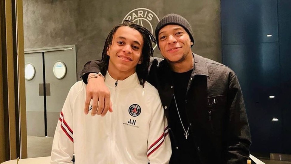 Ethan e Kylian Mbappé — Foto: Reprodução/Instagram