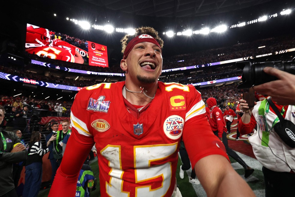 Mahomes decreta bicampeonato dos Chiefs na última jogada do Super Bowl, e estabelece nova