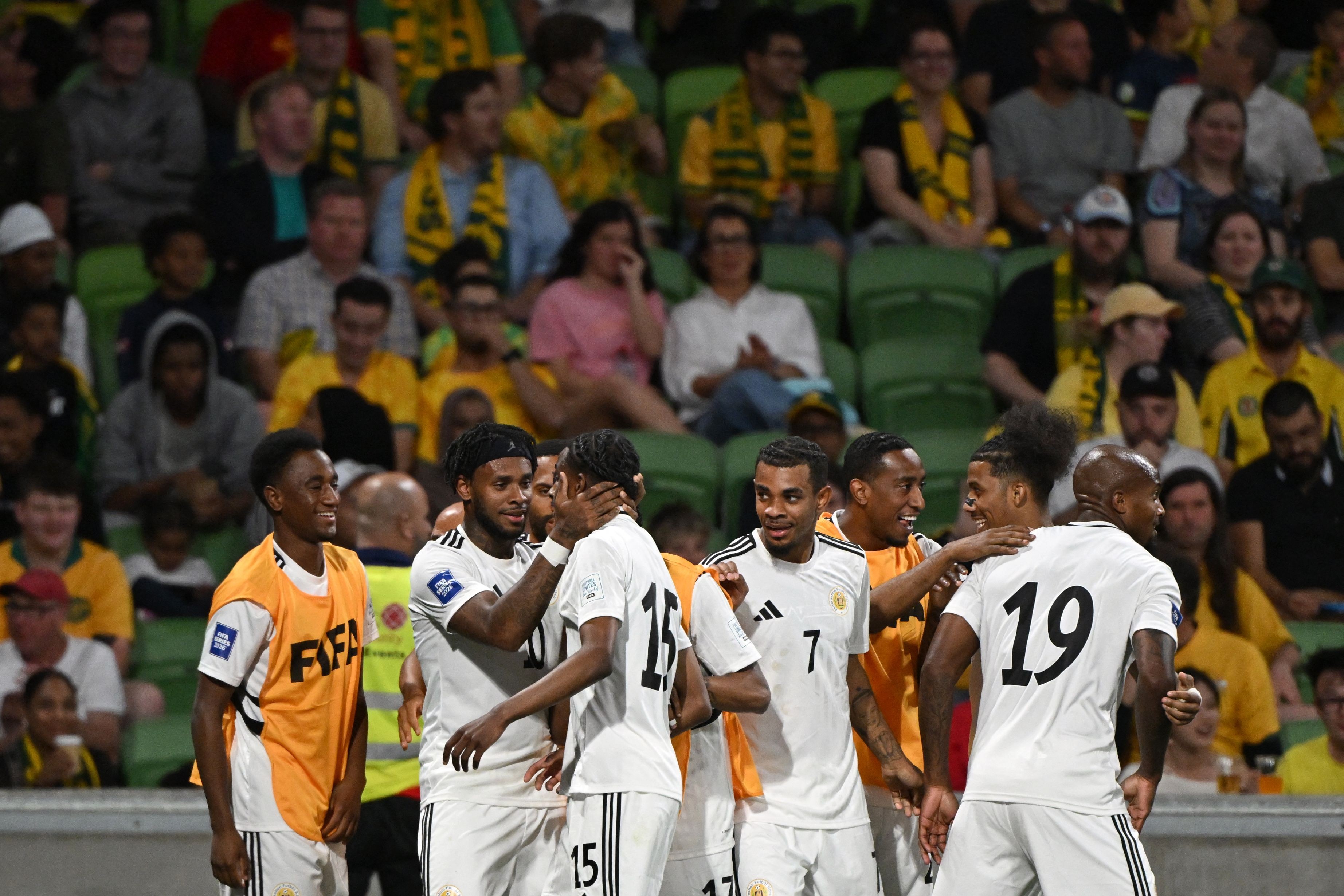 A um mês da Copa do Mundo, técnico pede demissão da seleção de Curaçao