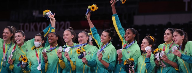 A equipe feminina do vôlei perdeu o desafio contra as norte-americanas. Os EUA bateram o Brasil por 3 sets a 0 na final, e brasileiras são prata nos Jogos de Tóquio REUTERS