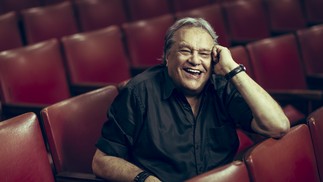 Dennis Carvalho dirigiu o espetáculo "Clube da Esquina – Os sonhos não envelhecem" — Foto: Leo Martins/Agência O Globo/23-06-2022