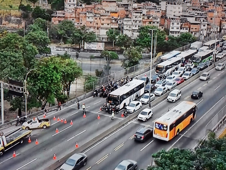 Acidente deixa um morto e fecha Linha Amarela por 20 minutos no sentido ...