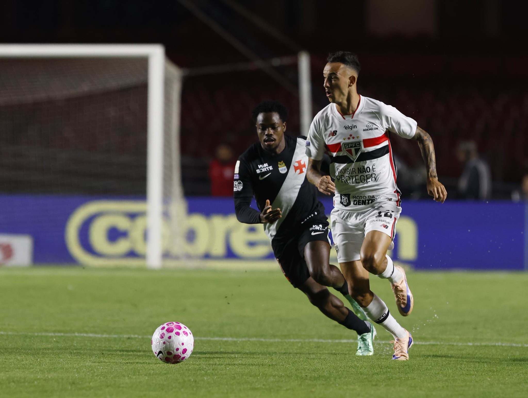 Vasco perde para o São Paulo no Morumbi e continua próximo da zona de rebaixamento do Brasileiro
