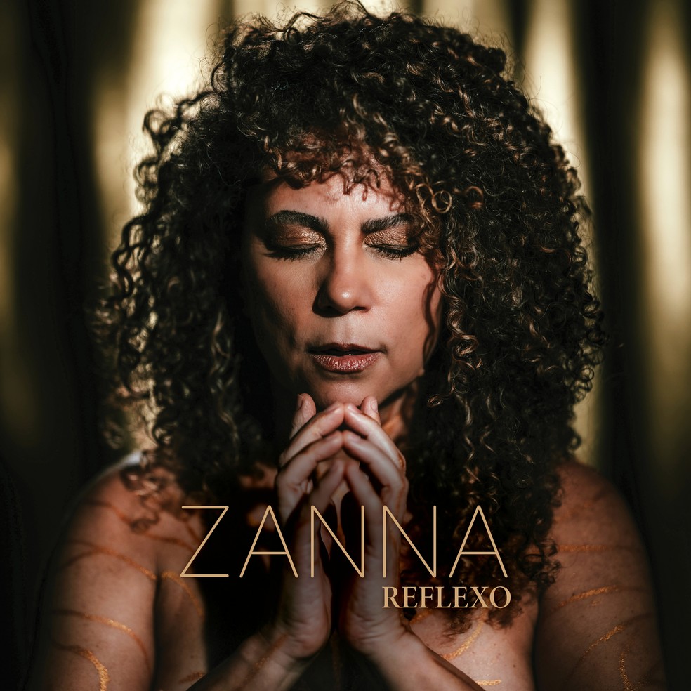 Capa de "Reflexo", álbum da cantora Zanna — Foto: Divulgação