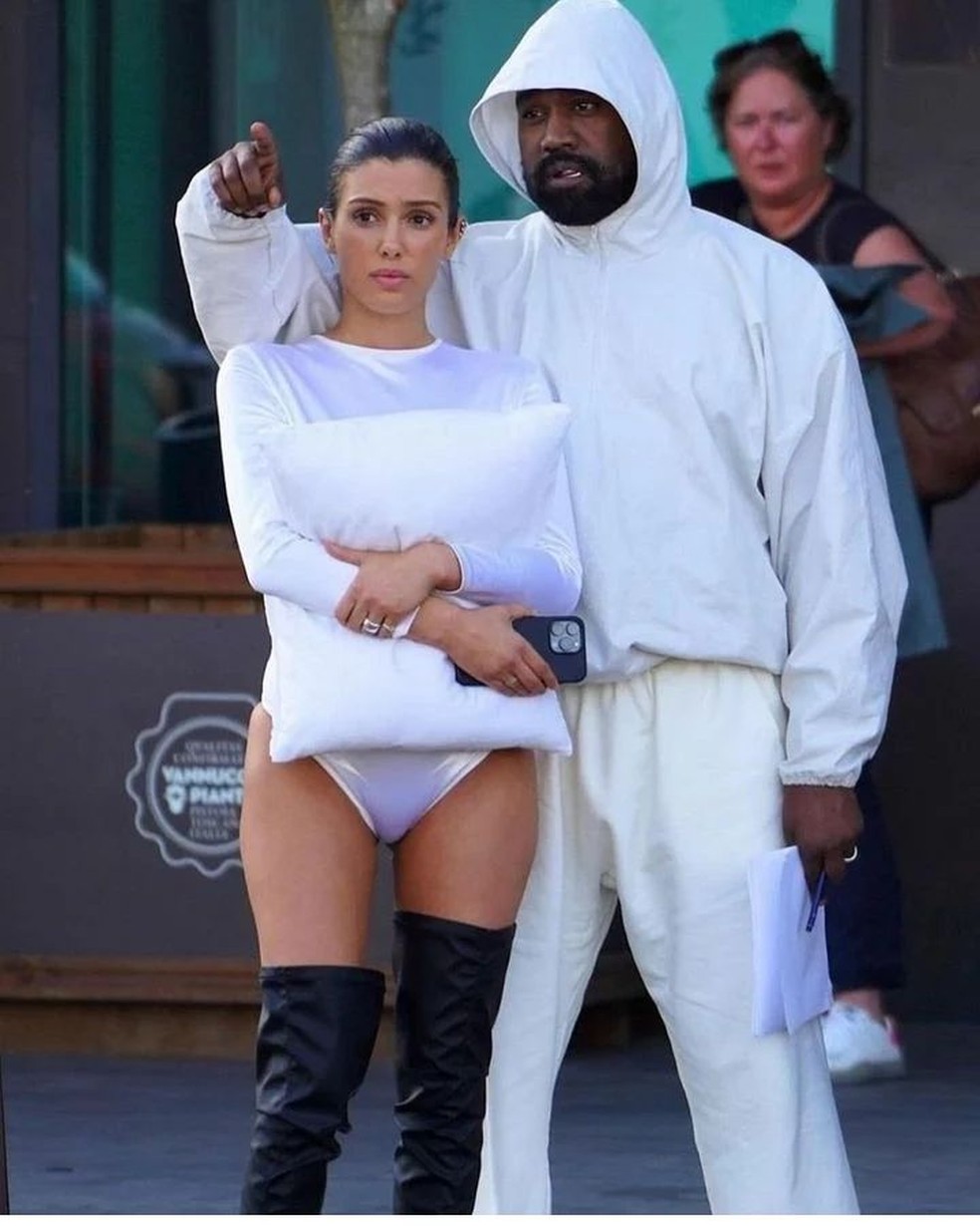 Looks de Bianca Censori, esposa de Kanye West, causam na web — Foto: Instagram (@biancacesori)