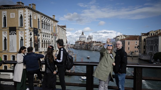 Veneza limita turismo a grupos de 25 pessoas e proíbe uso de alto-falantes na cidade