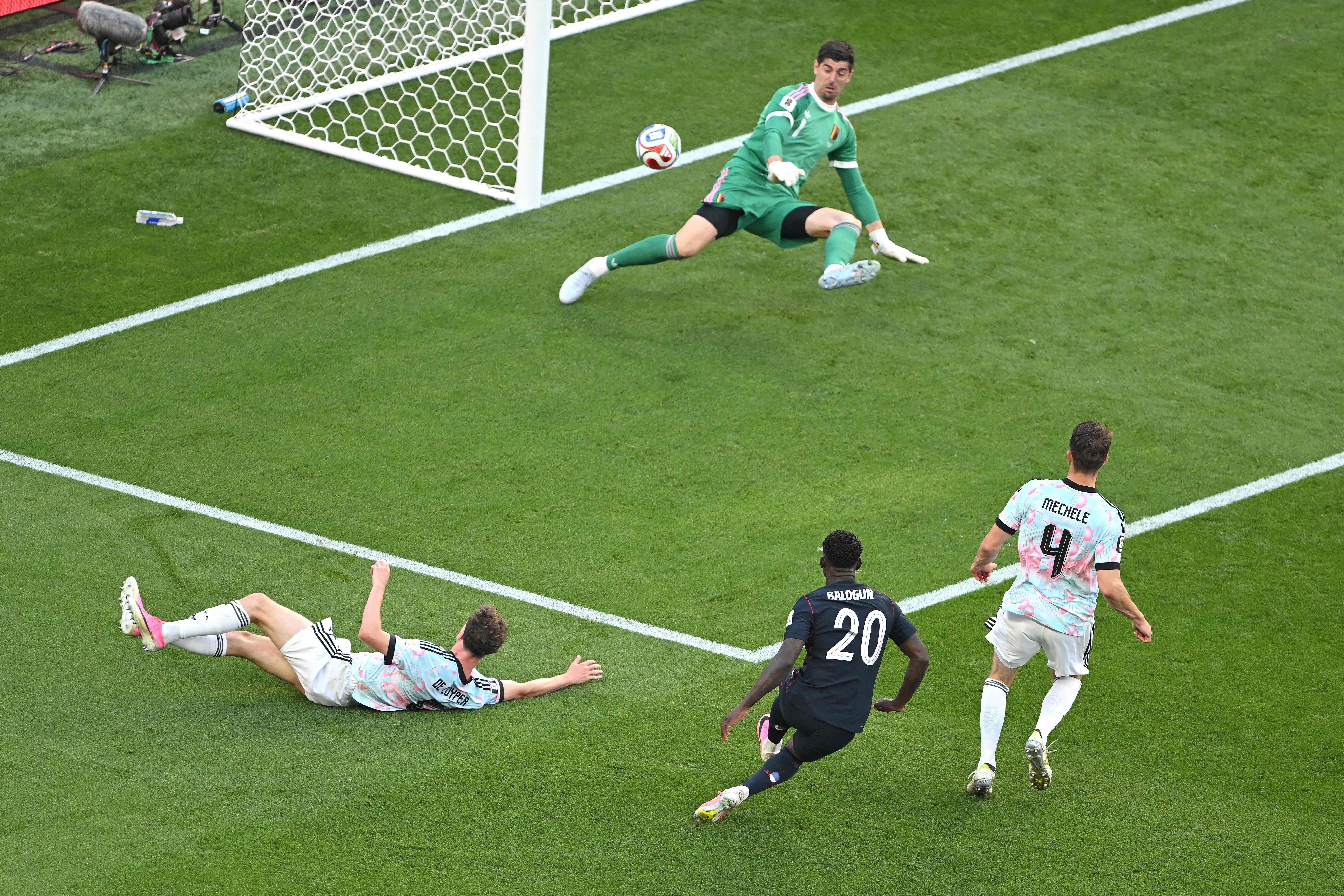 Bélgica vence EUA na Copa 2026 motivada por polêmica com Balogun