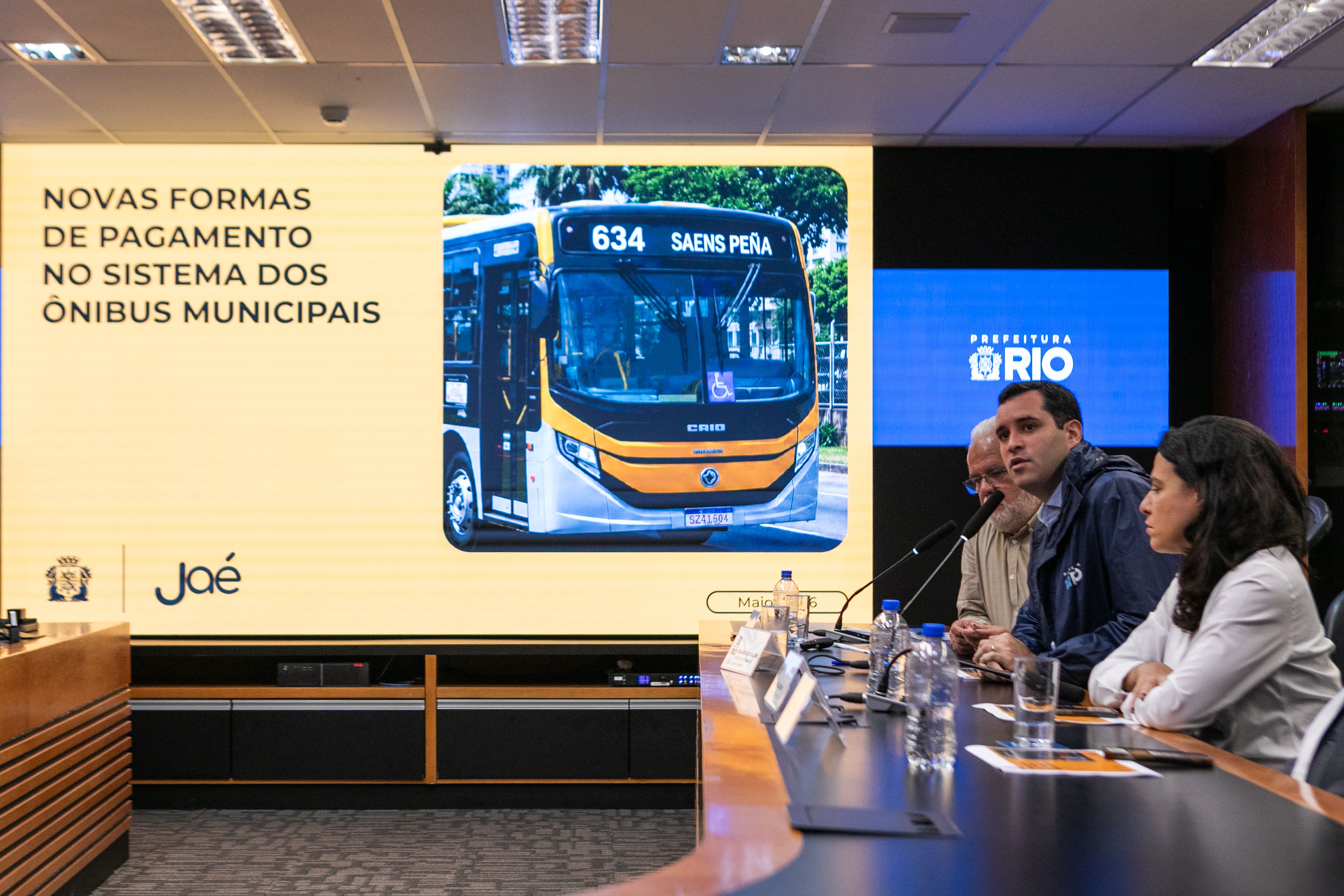 Cavaliere critica ‘comportamento de máfia’ de ‘parte do governo estadual’ e diz que seguirá plano de fim do dinheiro nos ônibus