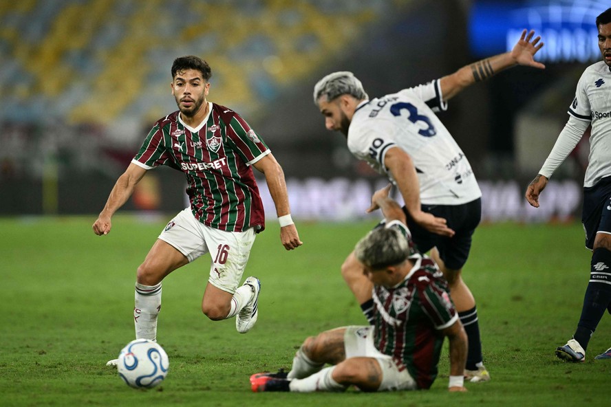 Imagem ilustrativa sobre Fábio salva, Hulk some: Fluminense empata em casa com Rivadavia e decisão vai para a Argentina