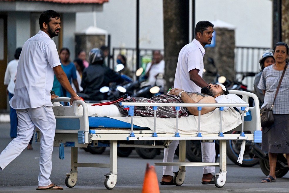 Marinheiro iraniano ferido é socorrido em hospital no sul do Sri Lanka — Foto: Ishara S Kodikara/AFP