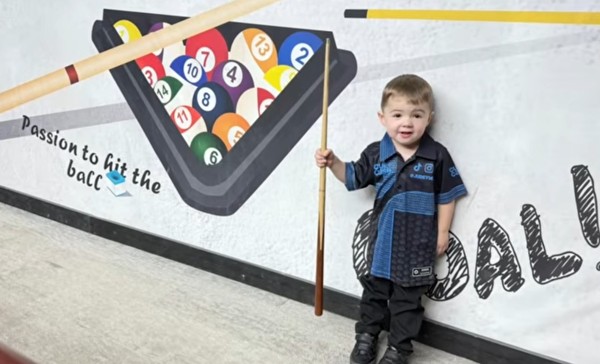Inspirado pelo pai, Jude começou a jogar após ganhar pequena mesa de presente — Foto: Reprodução