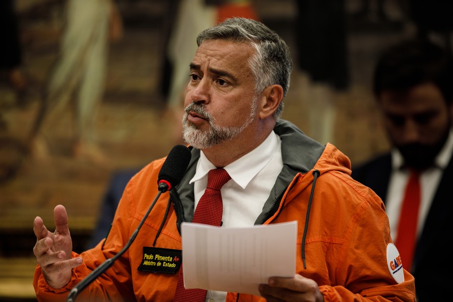 O ministro Paulo Pimenta
