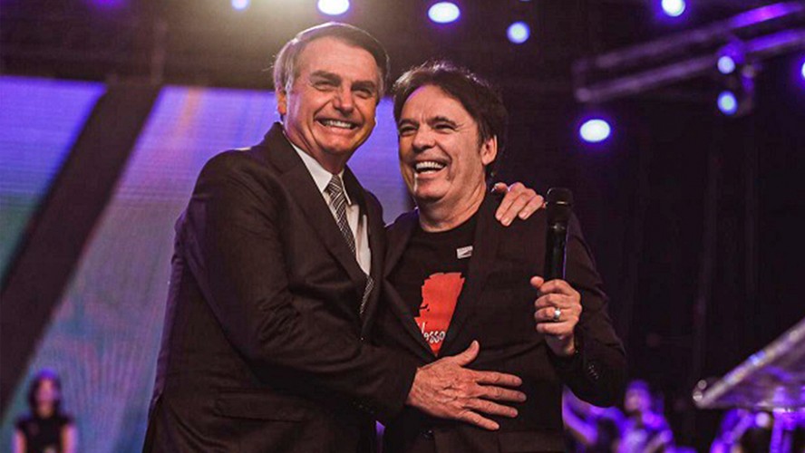 O ex-presidente Jair Bolsonaro ao lado do bispo Robson Rodovalho