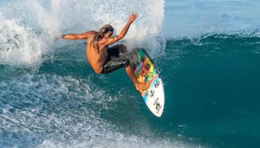 Quem era Dadá Figueiredo, ícone do surfe radical e pioneiro nas manobras de skate nas ondas, morto aos 61 anos - Foto