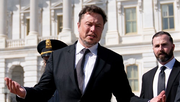 Musk demite equipe que combatia desinformação eleitoral na rede X