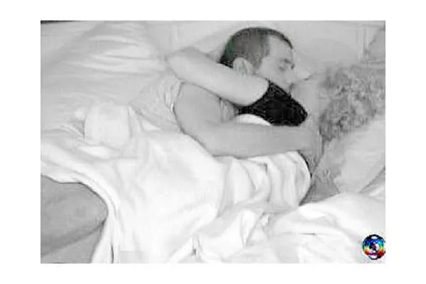 Tarciana e Jefferson, do 'BBB' 2, foram os primeiros a transar no programa. Eles fizeram sexo sem camisinha — Foto: Reprodução