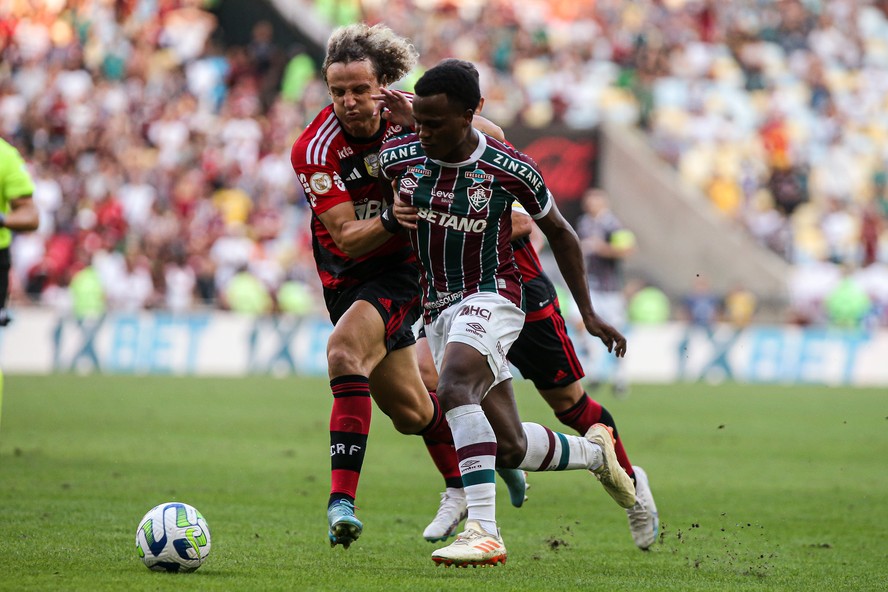 VAR anula dois, e Fluminense e Flamengo empatam pelo Brasileirão