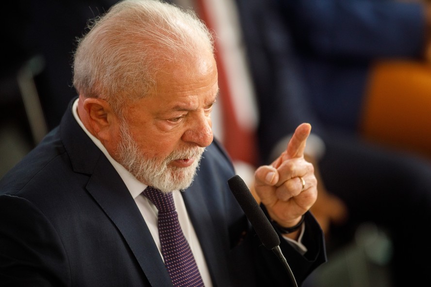 Presidente Lula tem reclamado frequentemente das dores na região do fêmur