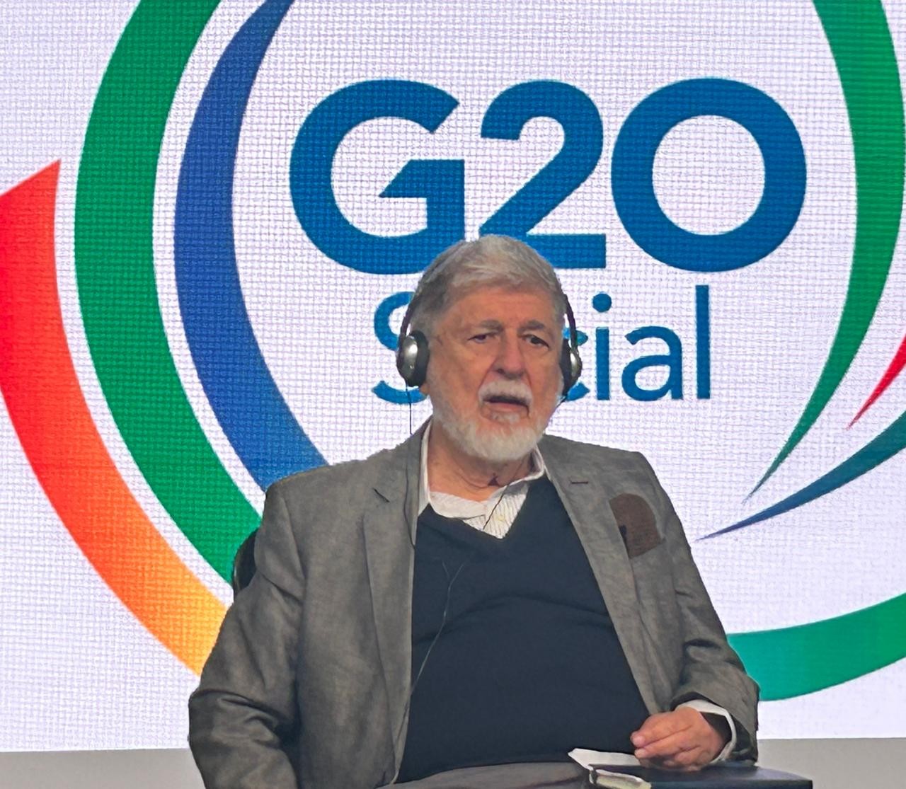 'Só acontecem mudanças quando há crises': Amorim defende reforma da governança global em plenária do G20 Social