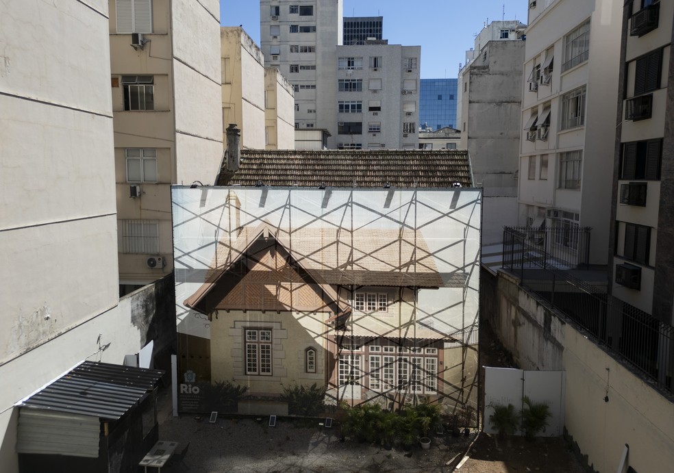 Rua Prudente de Moraes 1356. Casa de um jurista nos anos 1930 foi mantida e será construído um prédio atrás. — Foto: Márcia Foletto