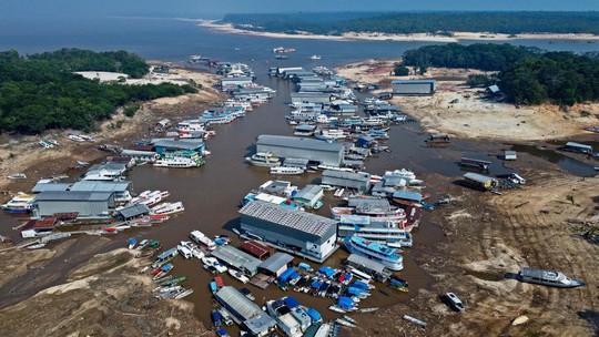 Seca na Amazônia: baixo nível dos rios dificulta envio de produtos da Zona Franca e ameaça até a Black Friday. Entenda