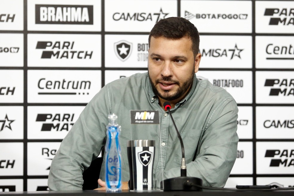 Alessandro Brito agora exerce o cargo de Diretor de Gestão Esportiva no Botafogo — Foto: Divulgação/Botafogo