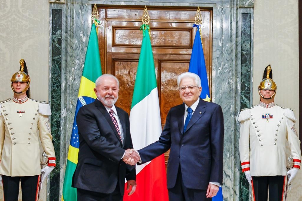 Presidente Luiz Inácio Lula da Silva é recebido pelo presidente italiano, Sergio Mattarella, em Roma — Foto: Ricardo Stuckert