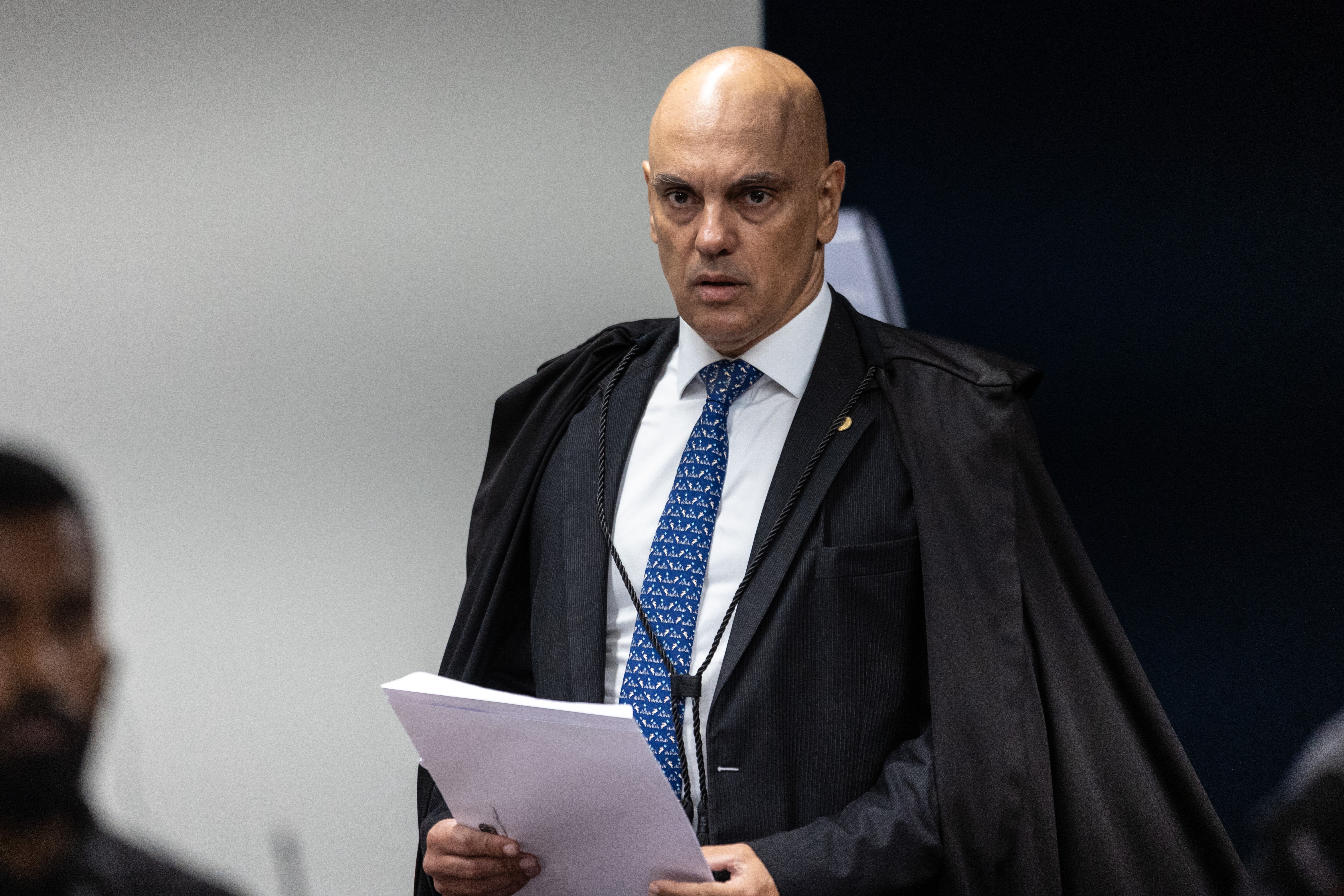 Moraes nega pedido de defesa de Bolsonaro para receber visita de filhos no Dia dos Pais